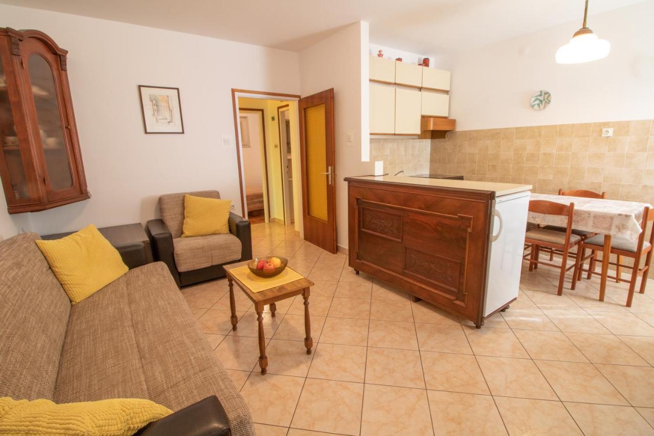 Apartment Mario With Terrace And Sea View Baška Eksteriør bilde