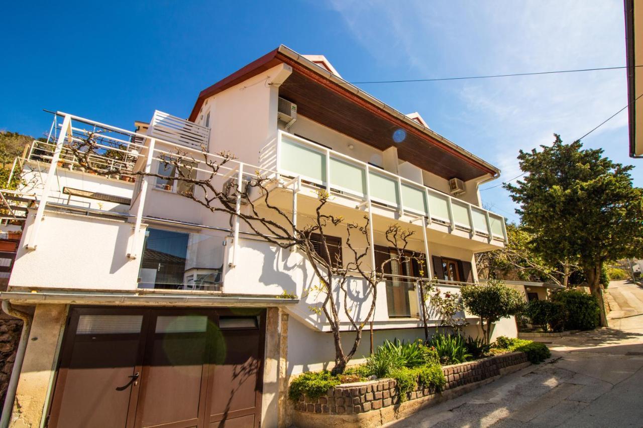 Apartment Mario With Terrace And Sea View Baška Eksteriør bilde